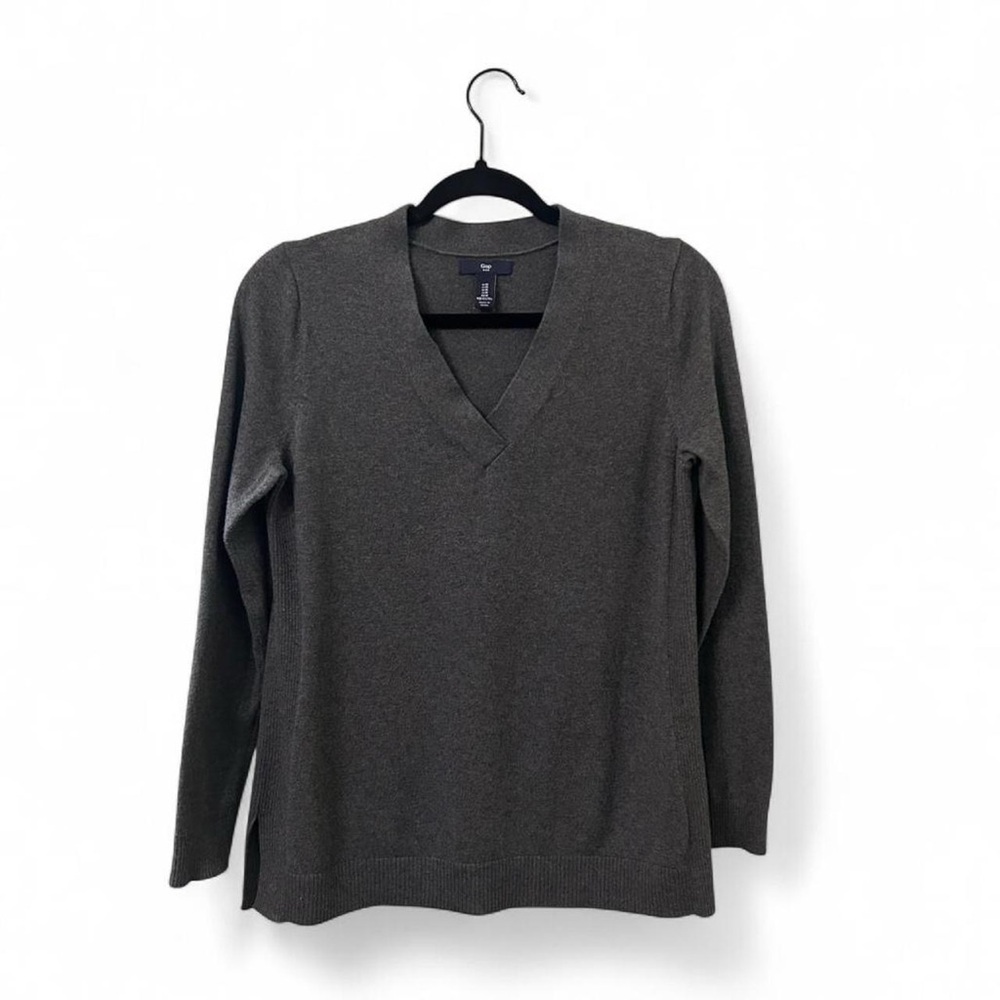 Women's Gap Pullover Size Medium In Grey Long Sleeve V‎ Neck Sweater